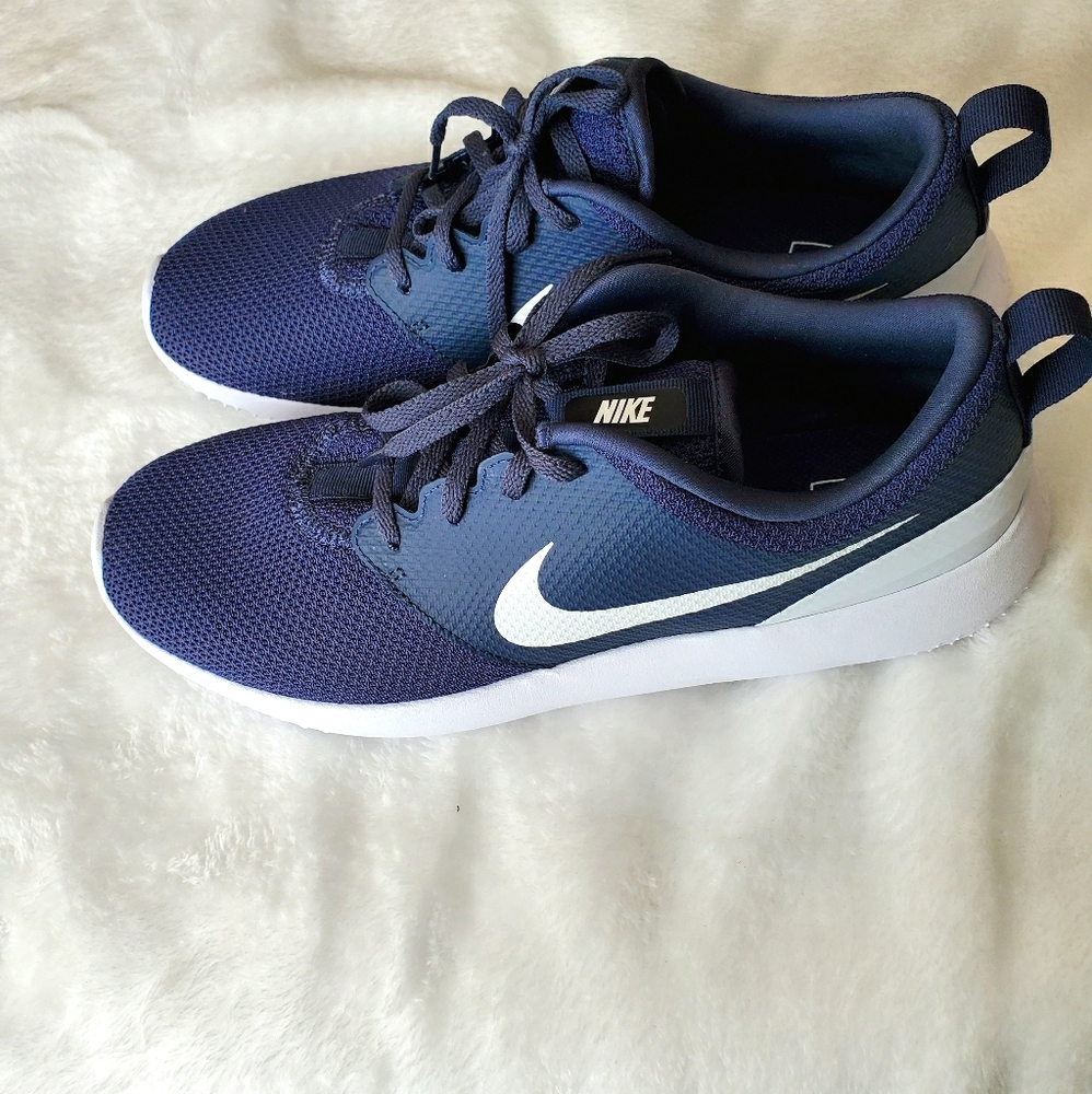 Nike Tennis Sneakers